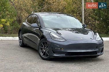 Седан Tesla Model 3 2021 в Києві