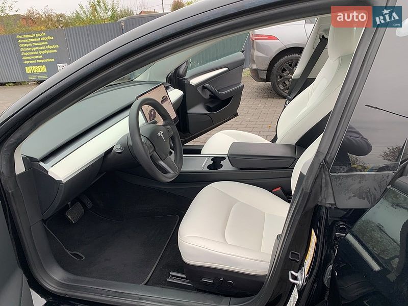 Седан Tesla Model 3 2023 в Хмельницькому