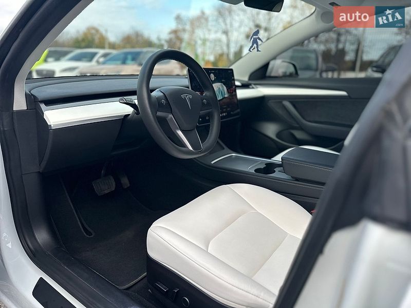 Седан Tesla Model 3 2022 в Білій Церкві