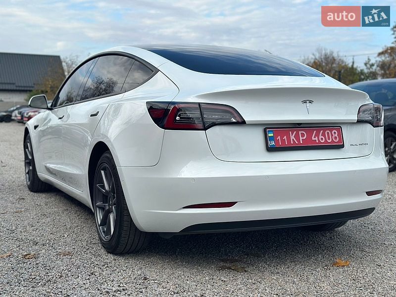 Седан Tesla Model 3 2022 в Білій Церкві