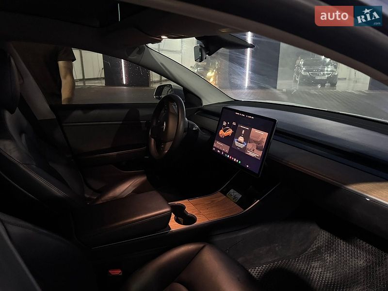Седан Tesla Model 3 2019 в Виннице
