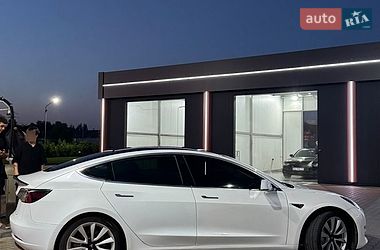 Седан Tesla Model 3 2019 в Виннице