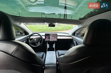 Седан Tesla Model 3 2020 в Львові
