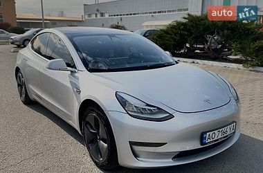 Седан Tesla Model 3 2018 в Ужгороде