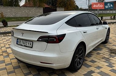 Седан Tesla Model 3 2022 в Виннице