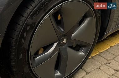 Седан Tesla Model 3 2019 в Львові