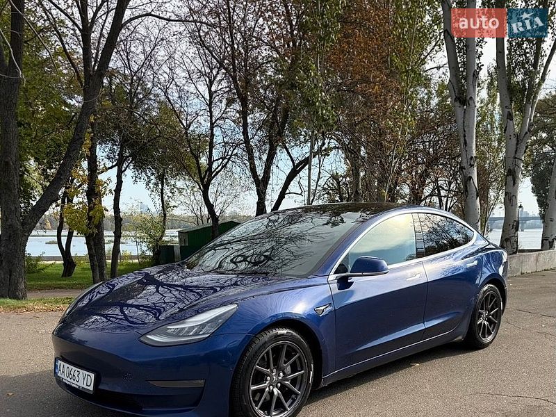 Седан Tesla Model 3 2019 в Киеве фото Седан Tesla Model 3 2019 в Киеве