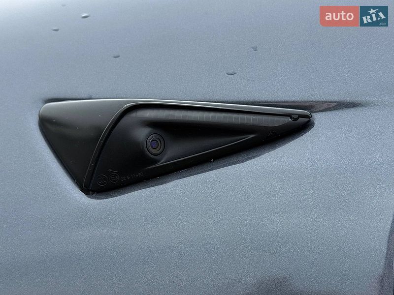 Седан Tesla Model 3 2020 в Рівному