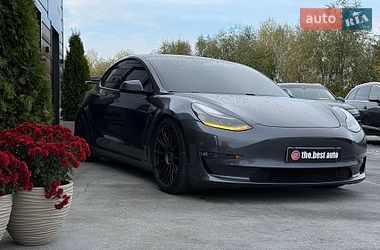 Седан Tesla Model 3 2020 в Рівному