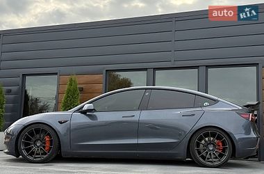 Седан Tesla Model 3 2020 в Рівному
