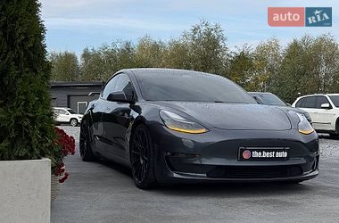 Седан Tesla Model 3 2020 в Рівному