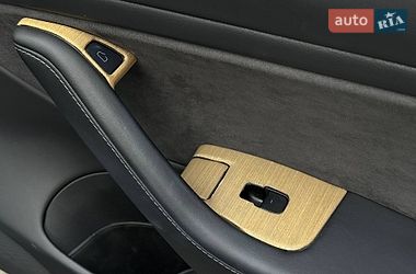 Седан Tesla Model 3 2020 в Рівному
