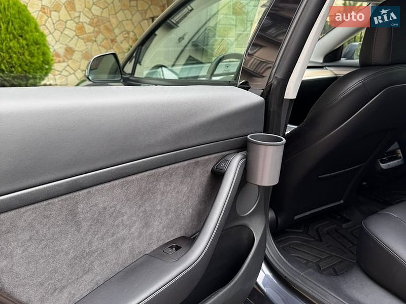 Седан Tesla Model 3 2023 в Тернополі фото 44 Седан Tesla Model 3 2023 в Тернополі