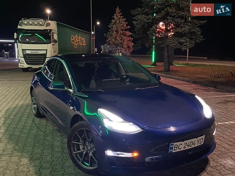 Tesla Model 3 2019