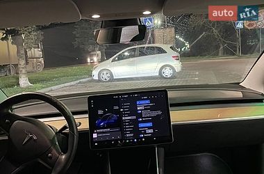 Седан Tesla Model 3 2019 в Львові фото 32 Седан Tesla Model 3 2019 в Львові