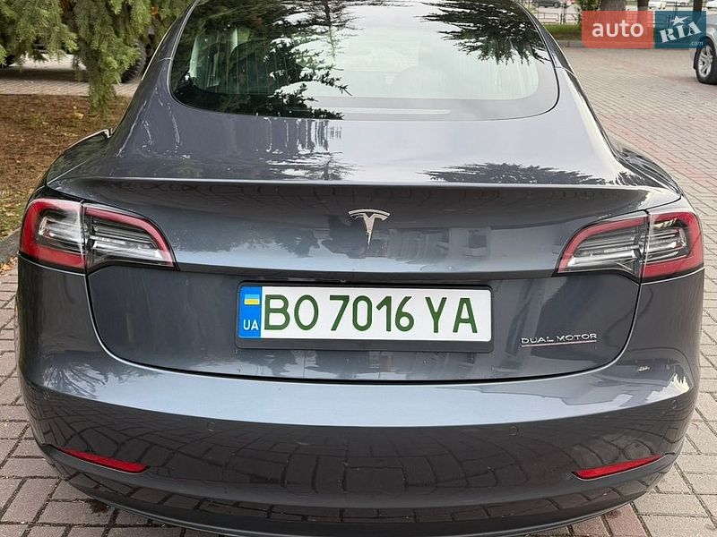 Седан Tesla Model 3 2020 в Тернополе