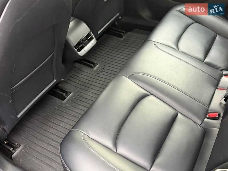 Седан Tesla Model 3 2020 в Тернополе