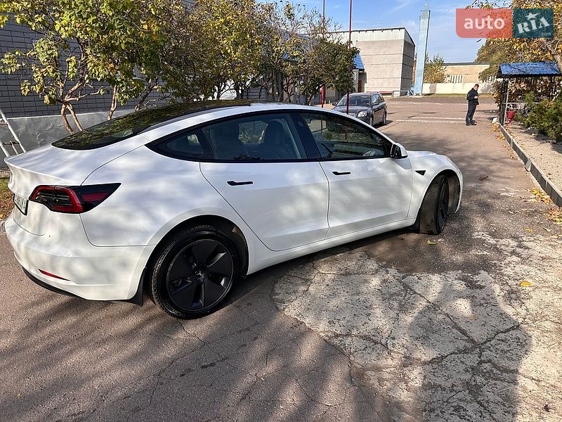 Седан Tesla Model 3 2023 в Днепре