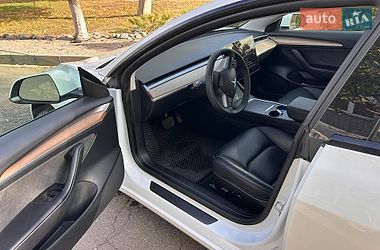Седан Tesla Model 3 2023 в Днепре