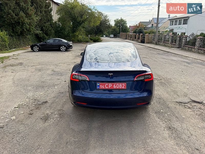 Седан Tesla Model 3 2022 в Золочеве