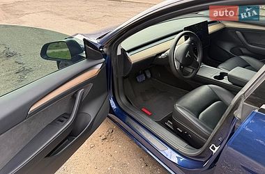 Седан Tesla Model 3 2022 в Золочеве