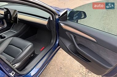 Седан Tesla Model 3 2022 в Золочеве