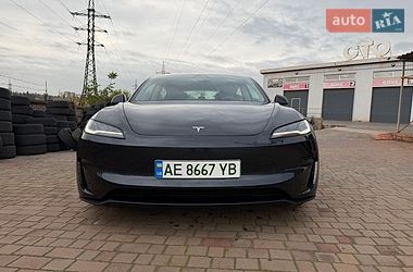Седан Tesla Model 3 2024 в Кривому Розі