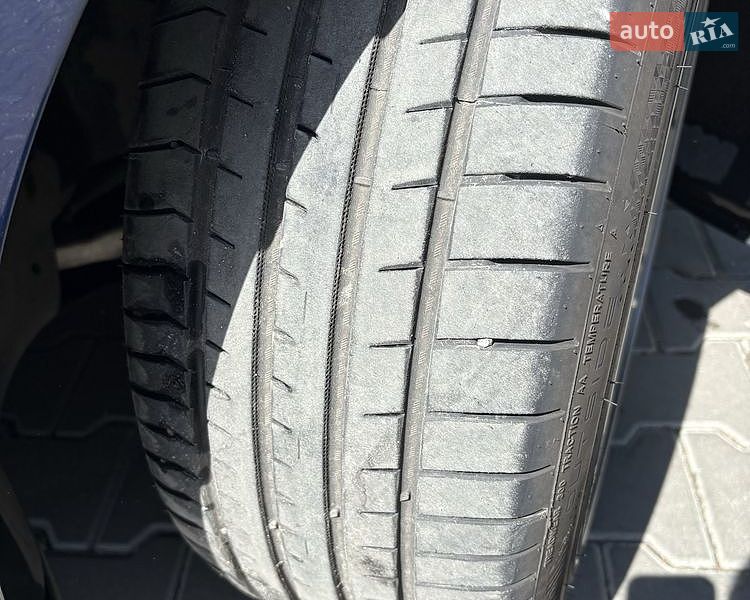 Седан Tesla Model 3 2020 в Киеве
