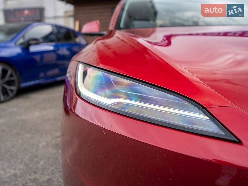 Седан Tesla Model 3 2024 в Киеве