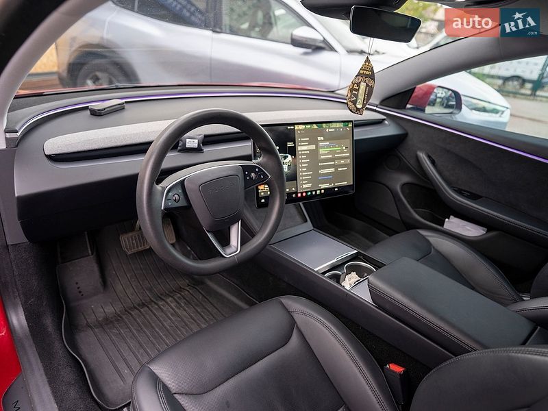 Седан Tesla Model 3 2024 в Киеве