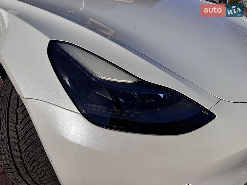 Седан Tesla Model 3 2021 в Миргороді
