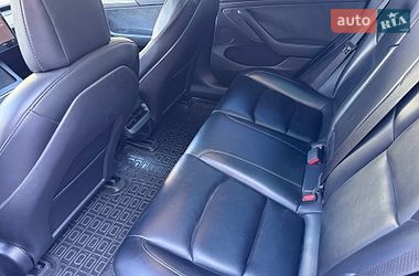 Седан Tesla Model 3 2021 в Миргороді