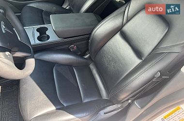 Седан Tesla Model 3 2021 в Миргороді