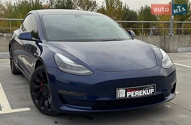 Седан Tesla Model 3 2022 в Києві