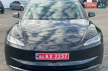 Седан Tesla Model 3 2025 в Киеве