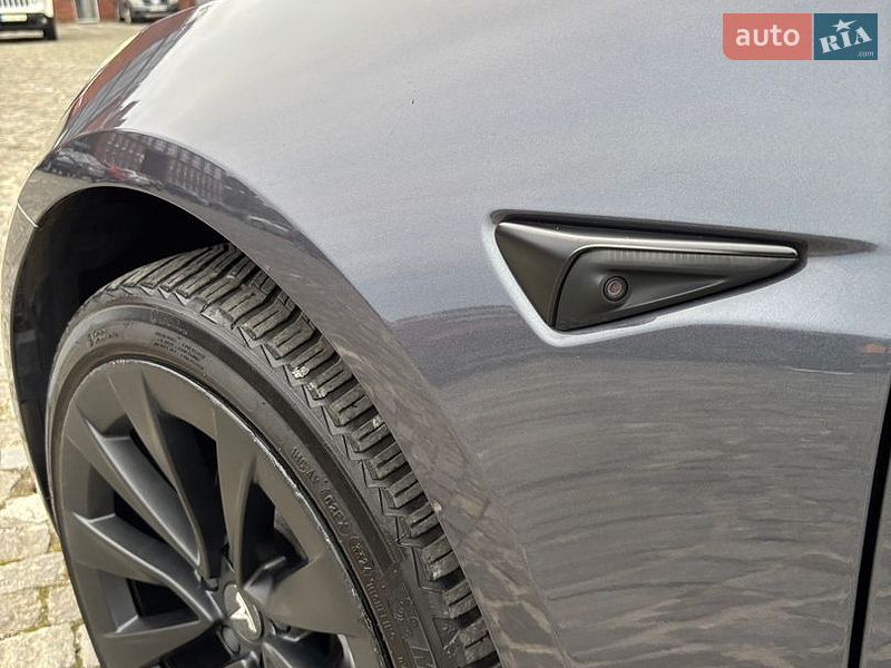 Седан Tesla Model 3 2023 в Днепре