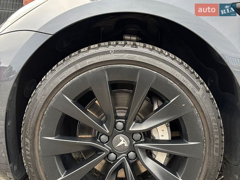Седан Tesla Model 3 2023 в Днепре
