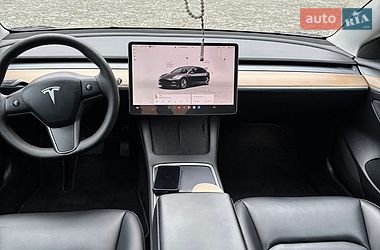 Седан Tesla Model 3 2023 в Днепре