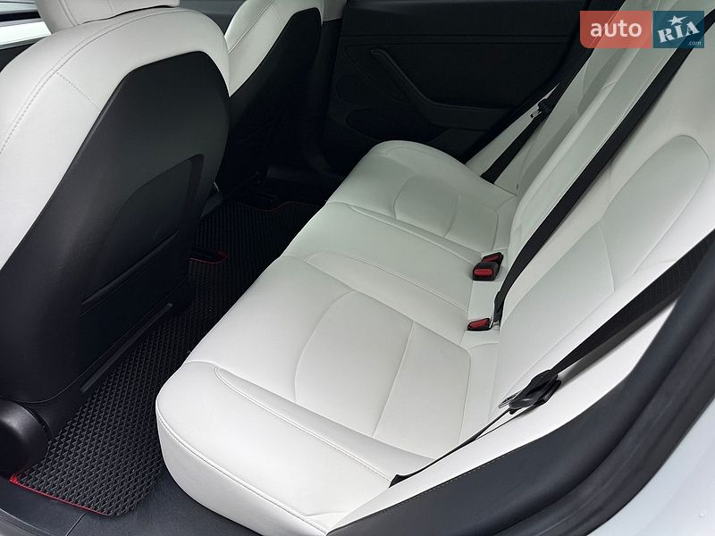 Седан Tesla Model 3 2021 в Нежине