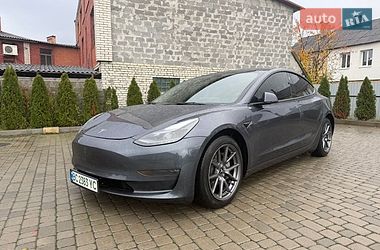 Седан Tesla Model 3 2022 в Львове
