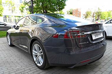 Седан Tesla Model S 2015 в Харькове