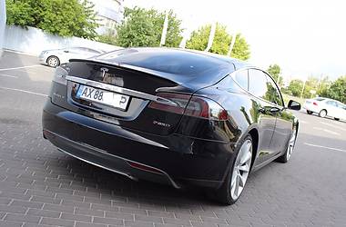 Седан Tesla Model S 2015 в Харькове