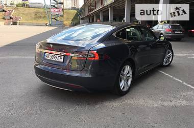 Седан Tesla Model S 2015 в Харькове