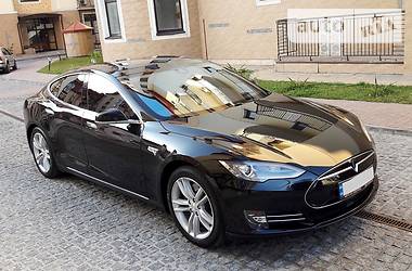 Лифтбек Tesla Model S 2016 в Киеве