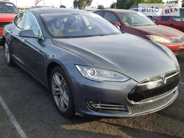 Седан Tesla Model S 2012 в Тернополе