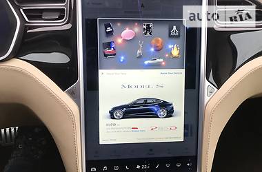 Лифтбек Tesla Model S 2015 в Староконстантинове