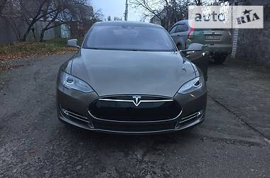 Хэтчбек Tesla Model S 2015 в Кременчуге