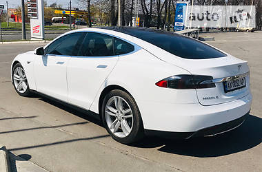 Седан Tesla Model S 2015 в Харькове