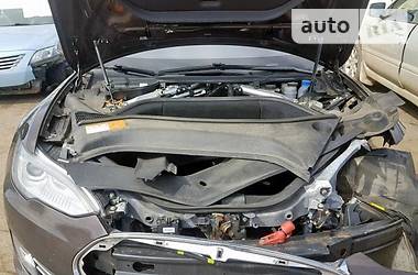 Лифтбек Tesla Model S 2013 в 