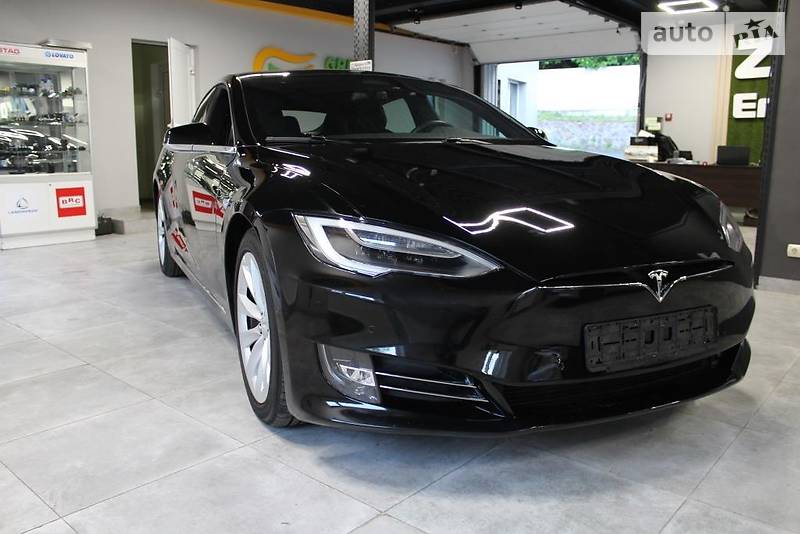 Лифтбек Tesla Model S 2018 в 